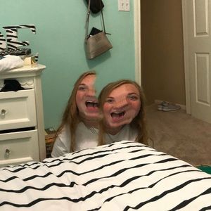 Meet your Posher, Catherine